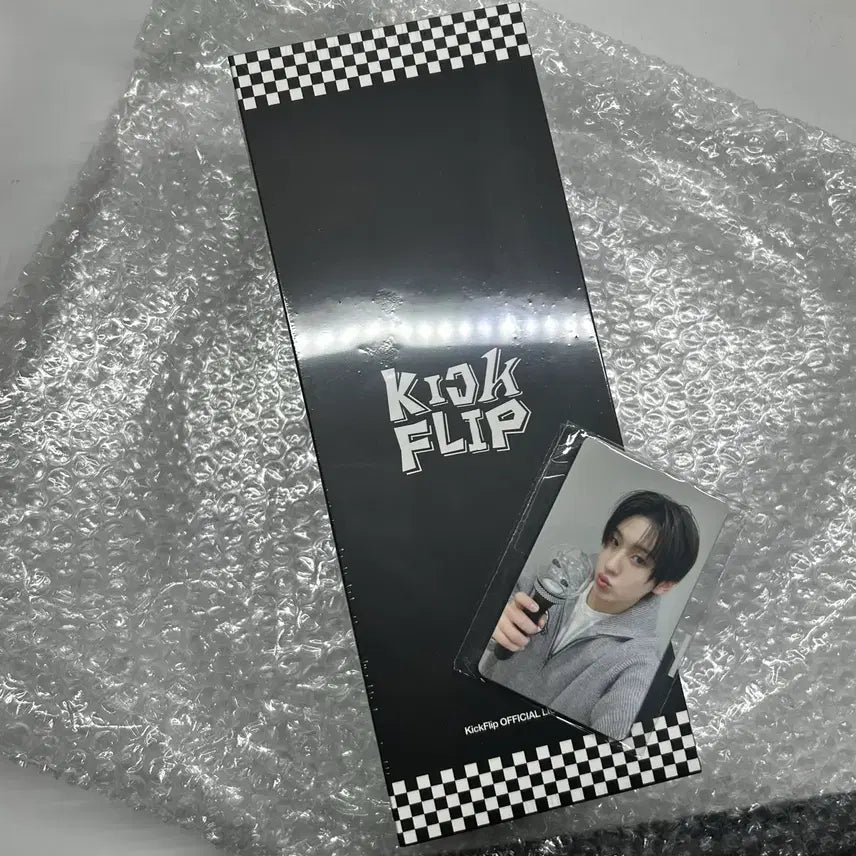 [BUNJANG] Kickflip Official Lightstick (Sealed) with Photocard / [미개봉 새상품] 킥플립 공식 응원봉 포토카드 포함