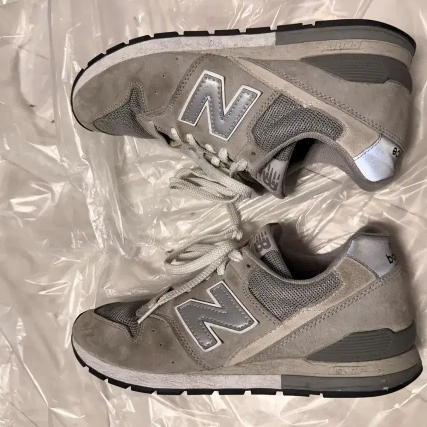 [BUNJANG] New Balance 996 Grey / 뉴발란스 996 그레이 (255)