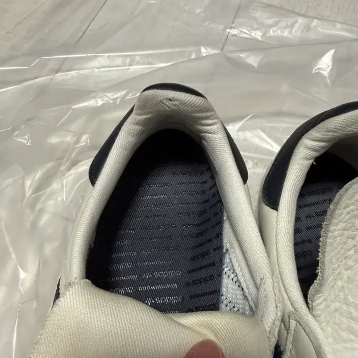 [BUNJANG] Adidas Pharrell Humanrace Samba / 아디다스 퍼렐 휴먼레이스 삼바 (260)