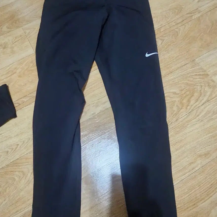 [BUNJANG] Nike Pro Dri-FIT Training Set (S) / 새상품] 나이키 프로 드라이핏 여성 트레이닝 세트 (S)