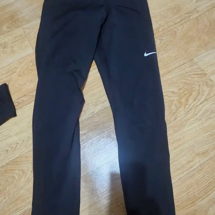 [BUNJANG] Nike Pro Dri-FIT Training Set (S) / 새상품] 나이키 프로 드라이핏 여성 트레이닝 세트 (S)