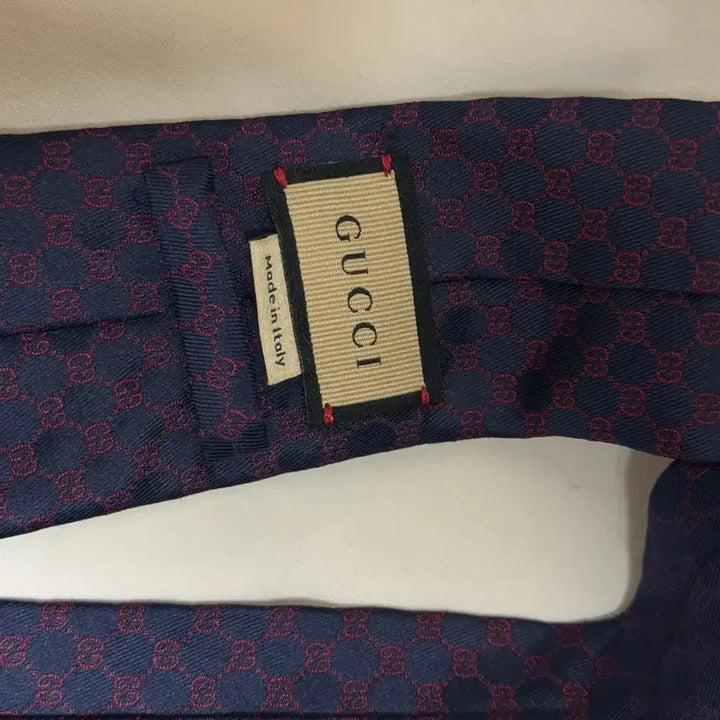 [SOLD OUT] 구찌 GG 패턴 네이비 실크 넥타이