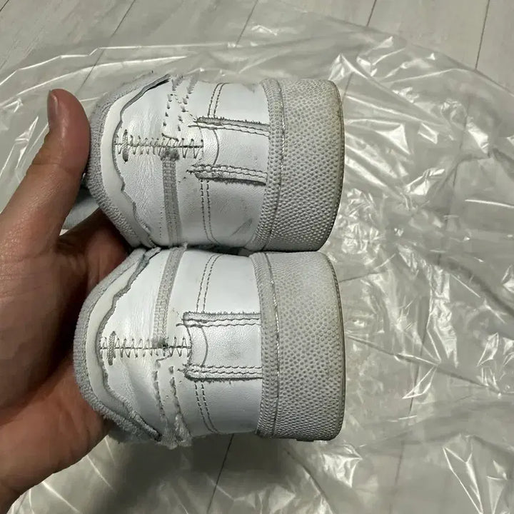[BUNJANG] Reebok Maison Margiela Club C White Sneakers / 리복 마르지엘라 클럽c 화이트 (255)