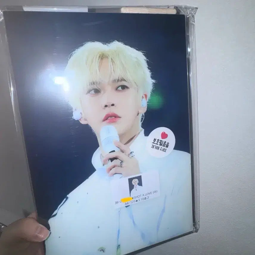 [BUNJANG] Shot a love Do-young Photo Frame / 샷어럽님 유어스 도영액자 125번 미개봉