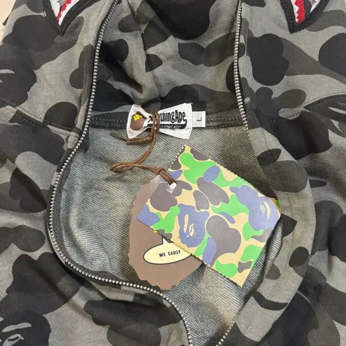 [SOLD OUT] 베이프 샤크 후드집업 블랙 흑계 L