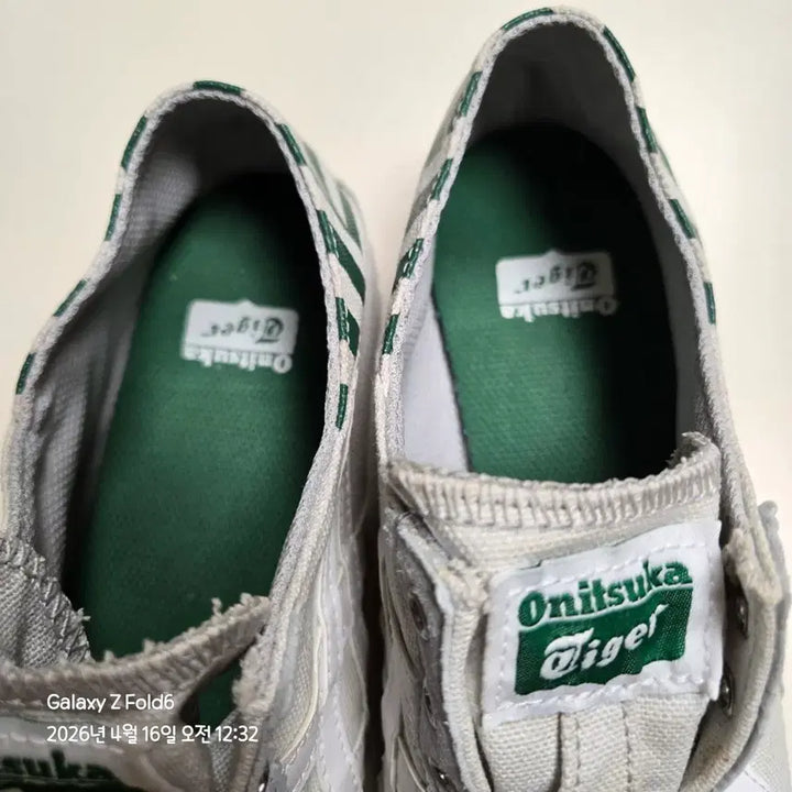 [SOLD OUT] 오니츠카타이거 슬립온 파라티화이트/그린 색상 250mm