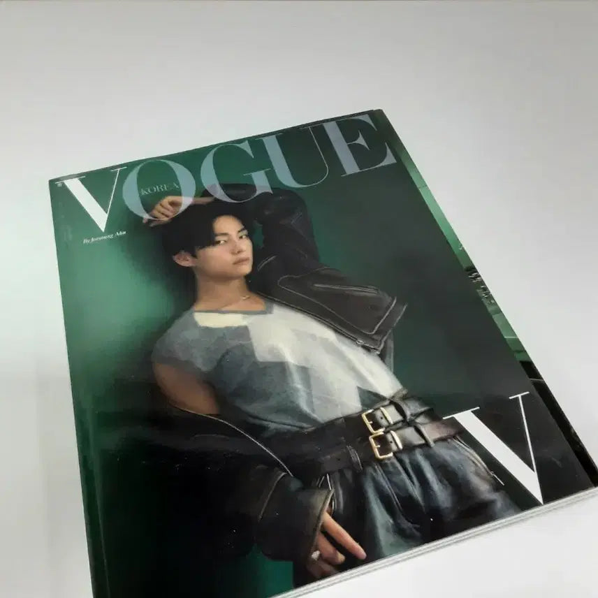 [BUNJANG] Vogue Korea BTS V Cover / 보그 코리아 BTS V 커버