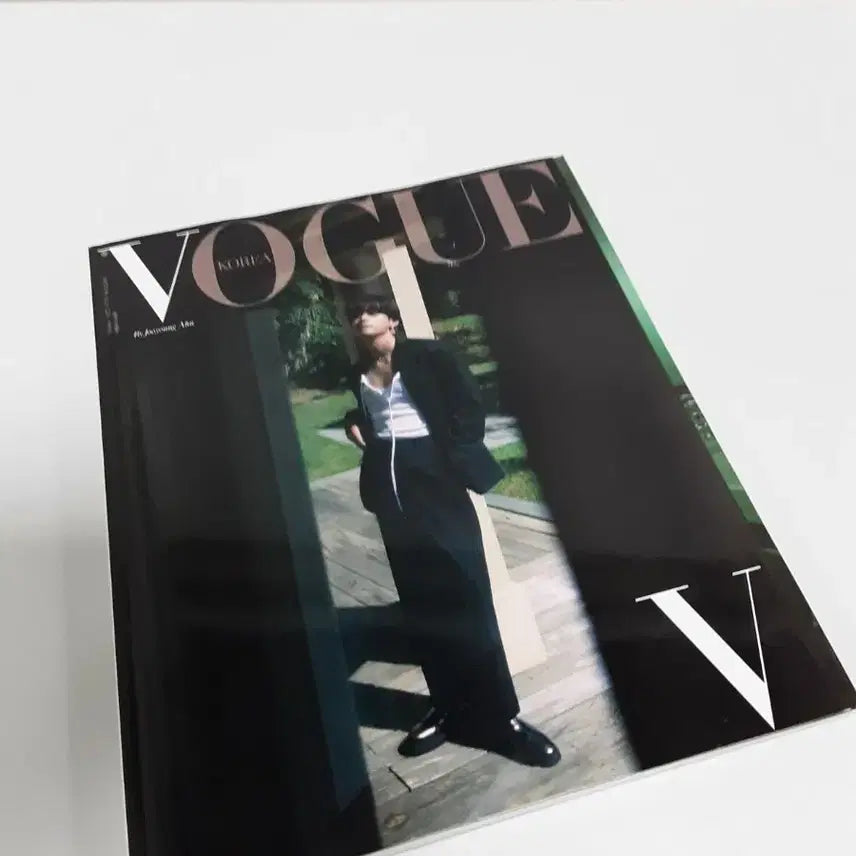 [BUNJANG] BTS V Vogue Korea Magazine / 보그 코리아 BTS 뷔 화보 잡지 Vogue Korea