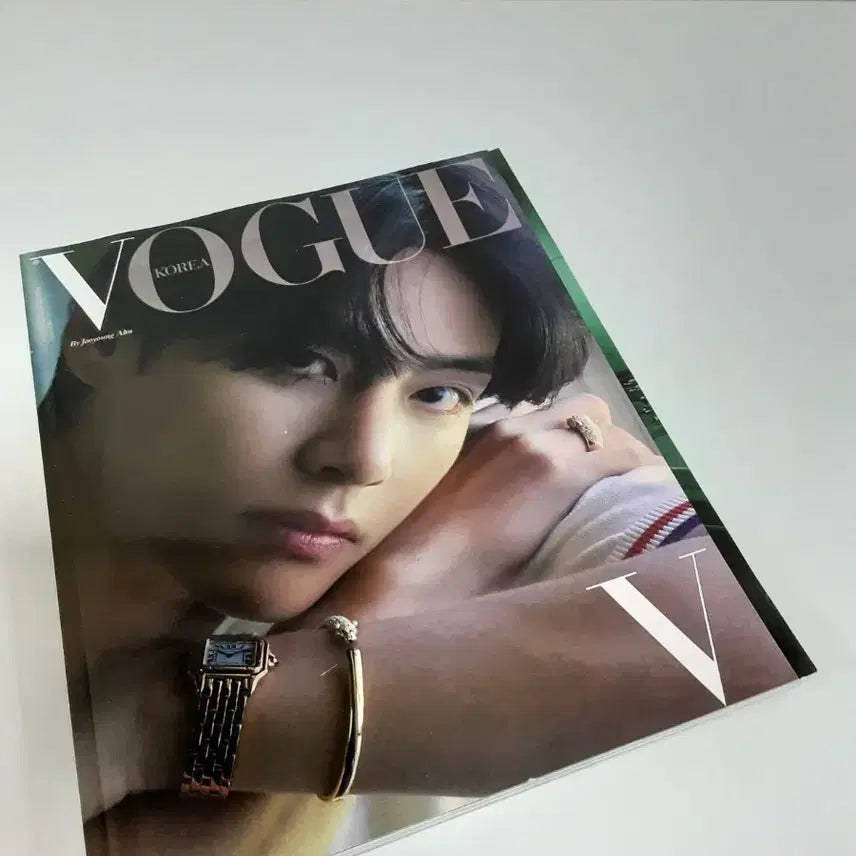 [SOLD OUT] 보그 코리아 2021 BTS V 커버