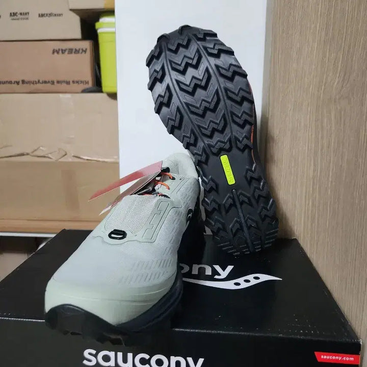 [SOLD OUT] 써코니 페레그린 ST 트레일 러닝화 280사이즈