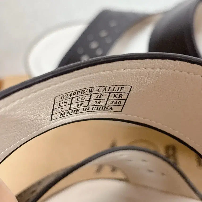 [BUNJANG] Bearpaw Leather Slippers (240) / 정품 베어파우 소가죽 슬리퍼 (240)