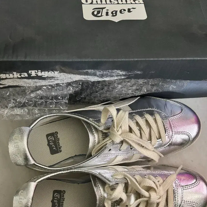 [BUNJANG] Onitsuka Tiger Silver Sneakers / 오니츠카타이거 실버 230