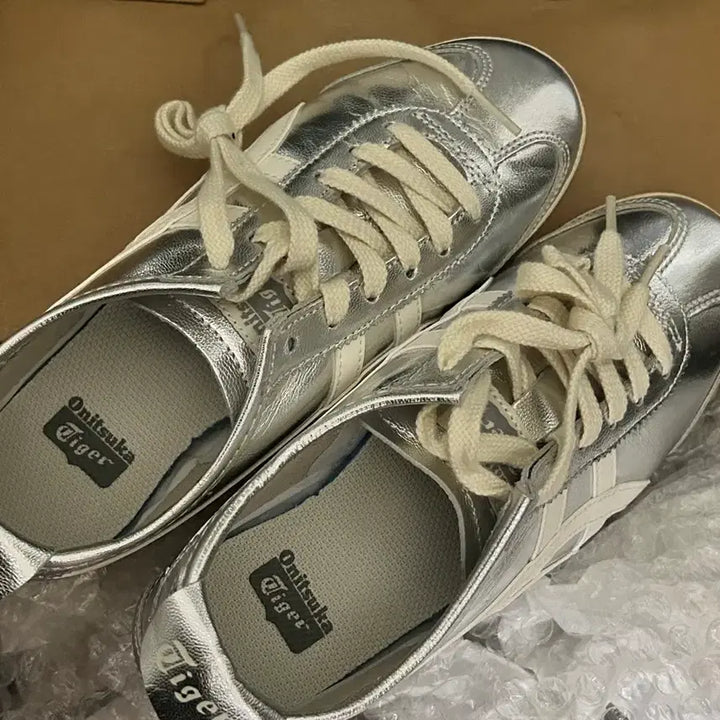 [BUNJANG] Onitsuka Tiger Silver Sneakers / 오니츠카타이거 실버 230