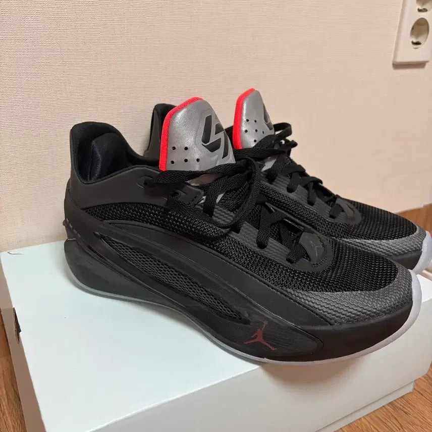 [BUNJANG] Nike Luka 5 Basketball Shoes (270mm) / 루카5 270