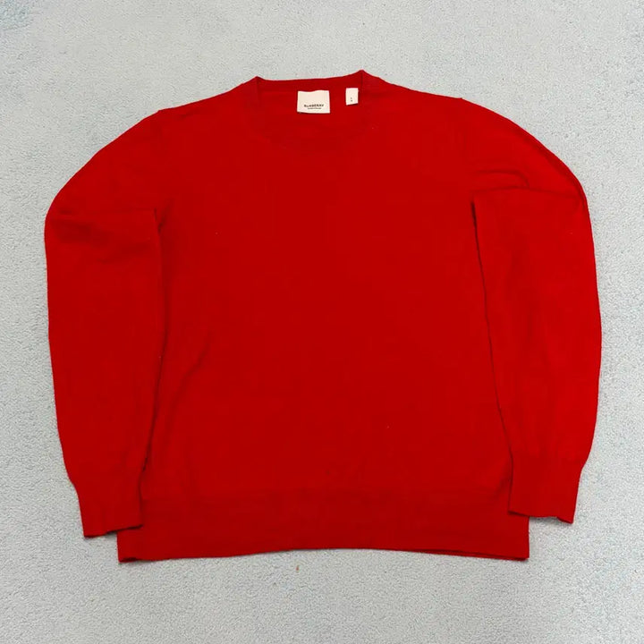 [SOLD OUT] 버버리 최신형 95사이즈 니트 판매합니다