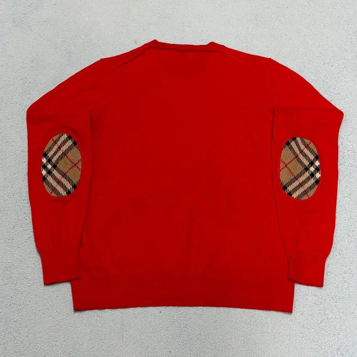[SOLD OUT] 버버리 최신형 95사이즈 니트 판매합니다