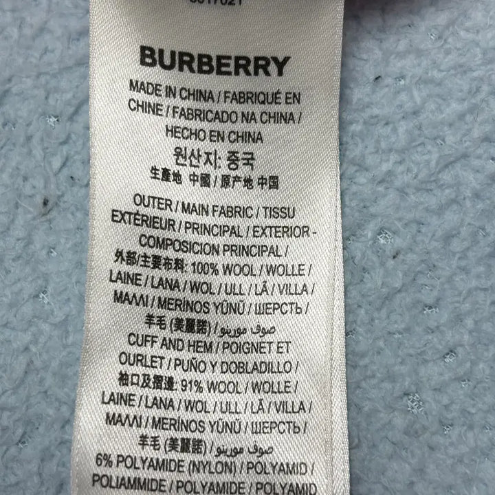 [SOLD OUT] 버버리 최신형 95사이즈 니트 판매합니다