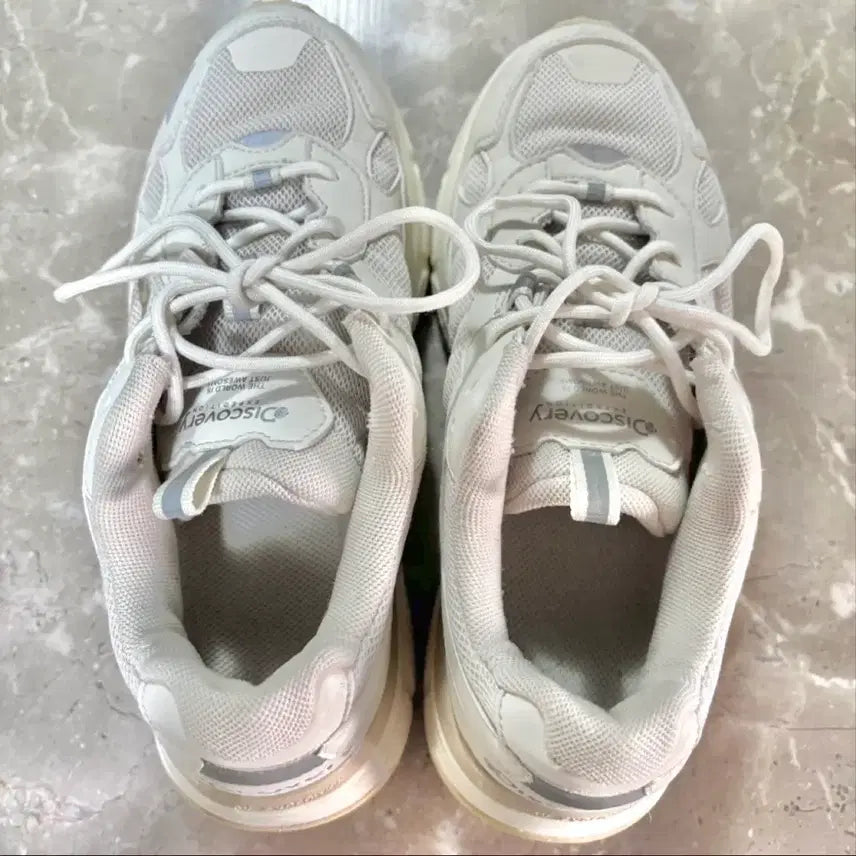 [BUNJANG] Discovery Ivory Sneakers 230 / 디스커버리 운동화 아이보리 230