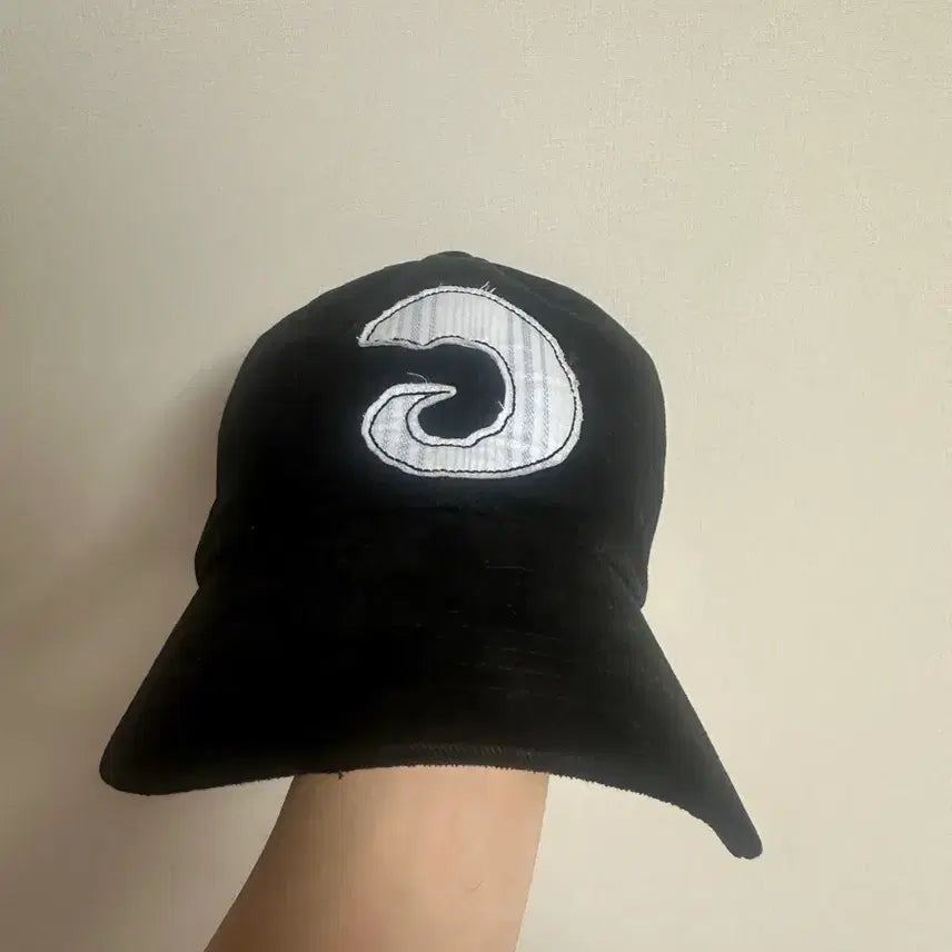 [SOLD OUT] 탄산마그네슘 혼 아플리케 볼캡 (블랙)
