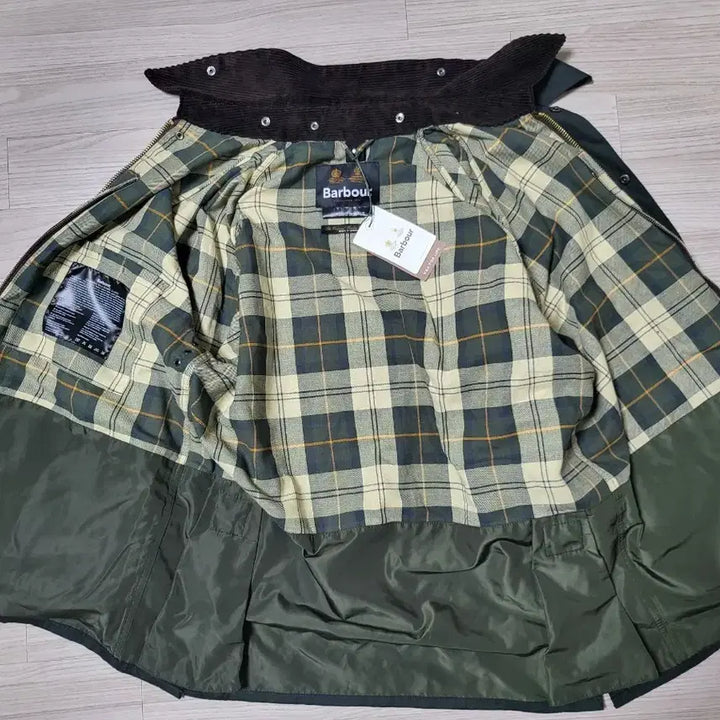 [BUNJANG] Barbour Bedale Non-Wax Sage Jacket (Size 40) / 바버 클레식 비데일 논왁스 세이지(40사이즈) 새상품