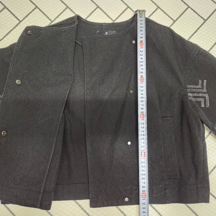[SOLD OUT] 거의새거) 랑방 로고 자수 데님 점퍼 / 블랙