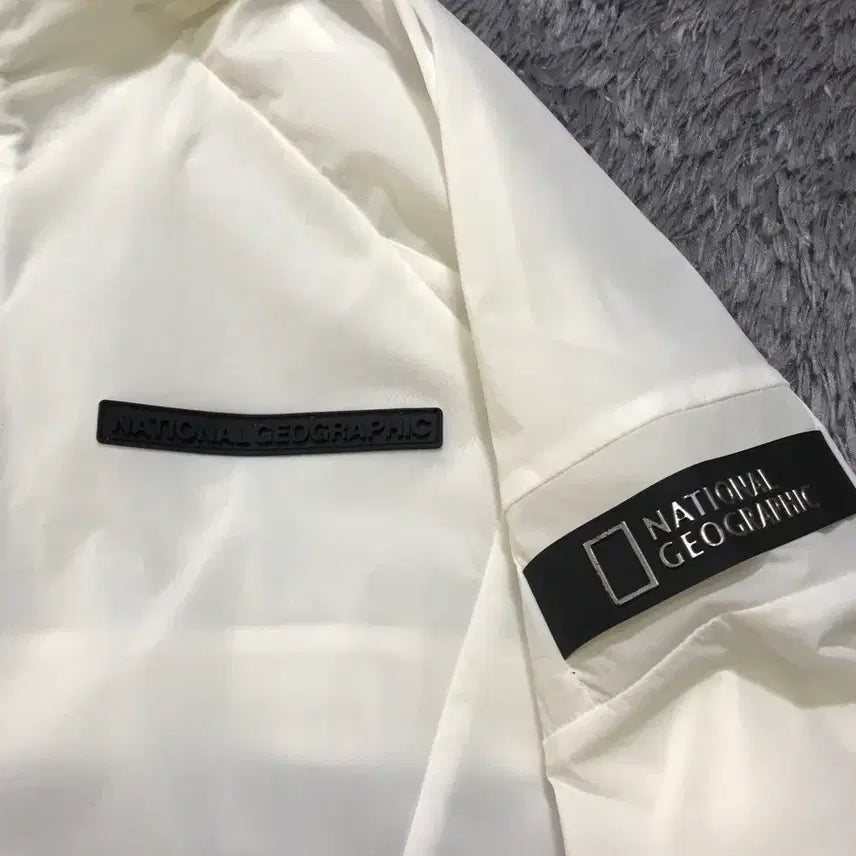 [BUNJANG] National Geographic Europa Lightweight Windbreaker Jacket / L] 내셔널지오그래픽 유로파 홑겹 바람막이 자켓