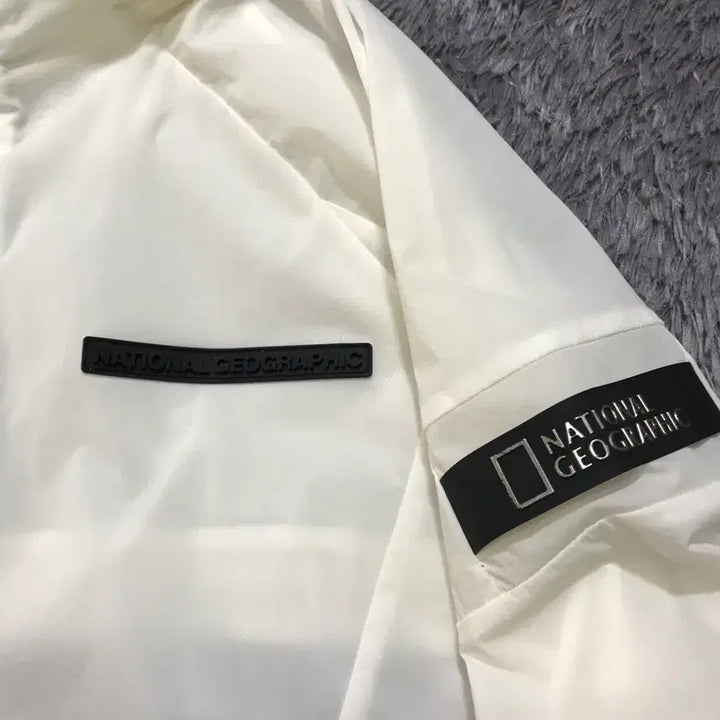 [BUNJANG] National Geographic Europa Lightweight Windbreaker Jacket / L] 내셔널지오그래픽 유로파 홑겹 바람막이 자켓