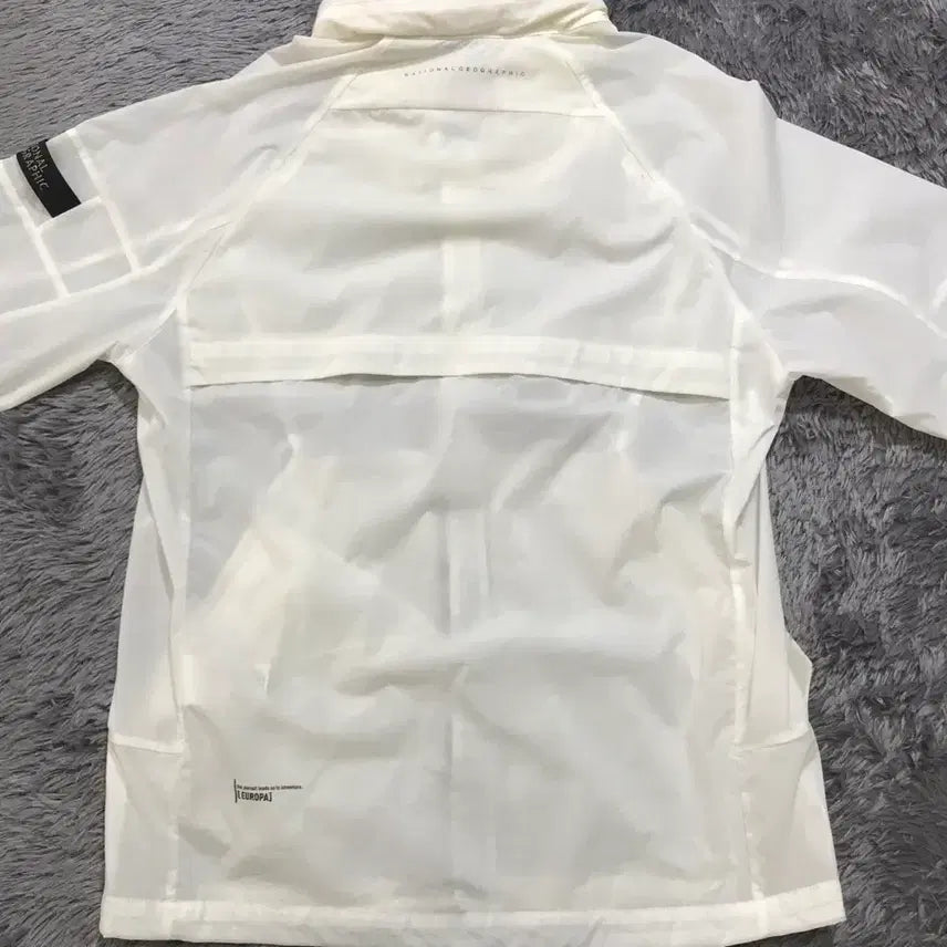 [BUNJANG] National Geographic Europa Lightweight Windbreaker Jacket / L] 내셔널지오그래픽 유로파 홑겹 바람막이 자켓