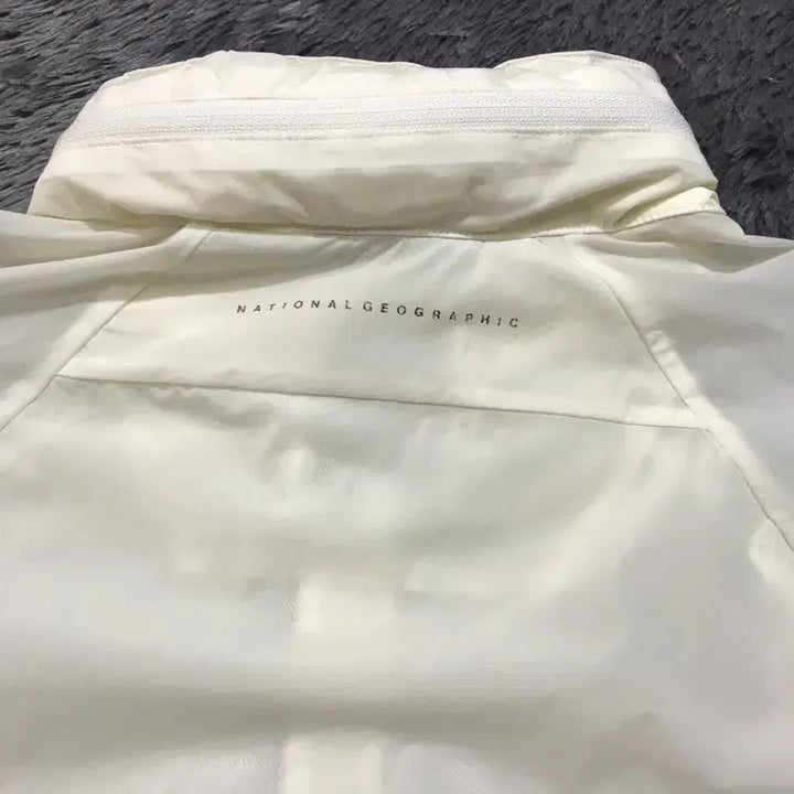 [BUNJANG] National Geographic Europa Lightweight Windbreaker Jacket / L] 내셔널지오그래픽 유로파 홑겹 바람막이 자켓