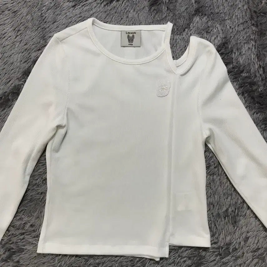 [BUNJANG] LifeWork (LW) Slit Ribbed Long Sleeve T-shirt / [[여성 F, A급] 라이프워크(LW) 트임 골지 긴팔티셔츠@206