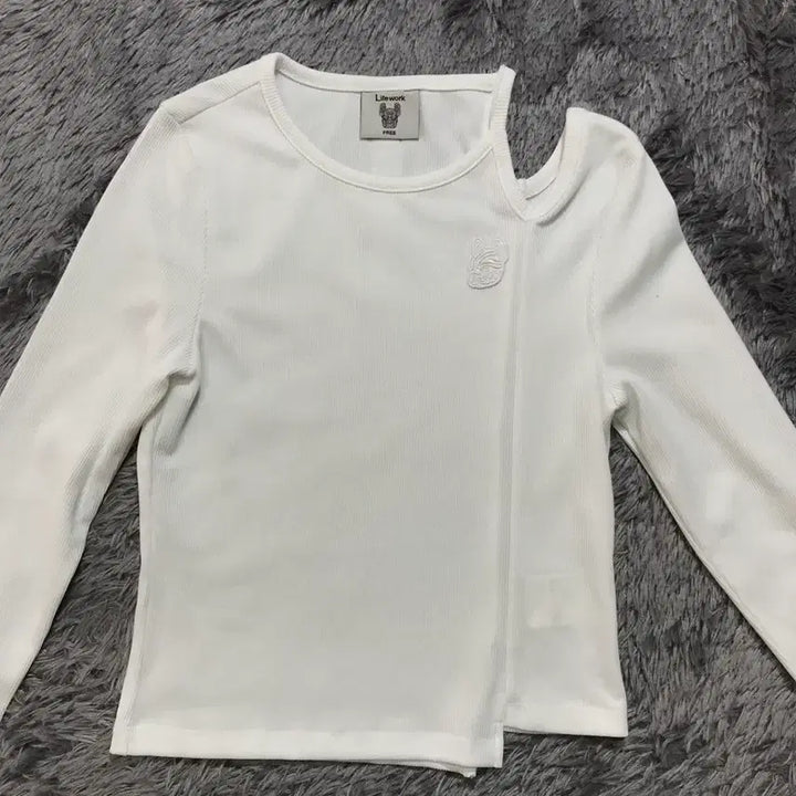 [BUNJANG] LifeWork (LW) Slit Ribbed Long Sleeve T-shirt / [[여성 F, A급] 라이프워크(LW) 트임 골지 긴팔티셔츠@206