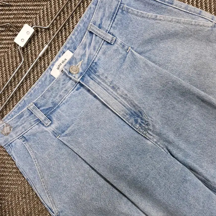 [BUNJANG] Kuho Two-Tuck Wide Denim Jeans / 구호 투턱 와이드 데님 28