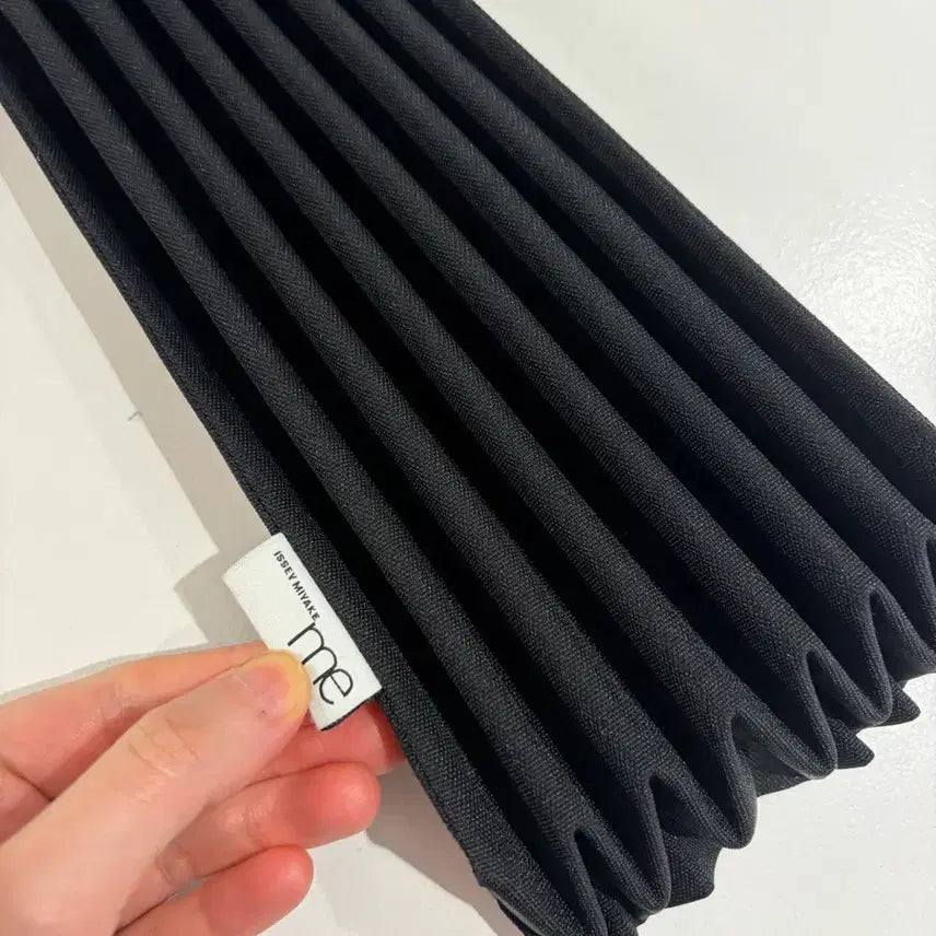 [BUNJANG] Issey Miyake me Trunk Pleats Bag Black Mini / 이세이미야케 me 트렁크 플리츠백 블랙 미니사이즈