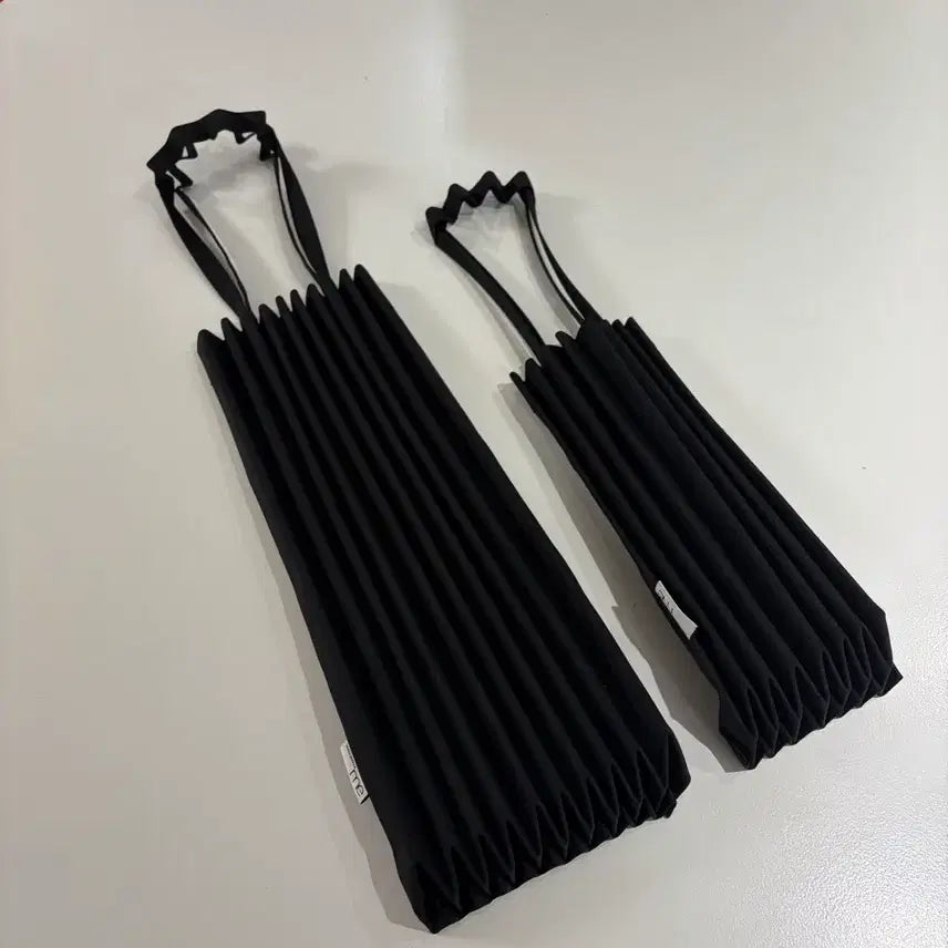 [BUNJANG] Issey Miyake me Trunk Pleats Bag Black Mini / 이세이미야케 me 트렁크 플리츠백 블랙 미니사이즈