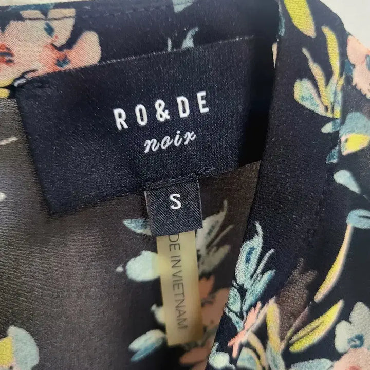 [SOLD OUT] 새상품) 로앤디누아 시스루 패턴 블라우스