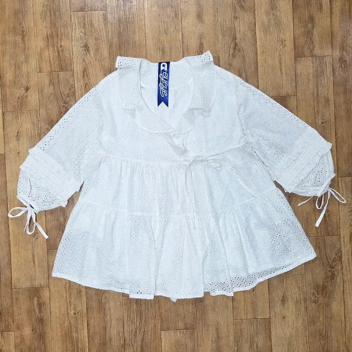[BUNJANG] EYEYE Punching Eyelet Wrap Dress / 아이아이(EYEYE) 펀칭 아일렛 랩원피스 프리사이즈