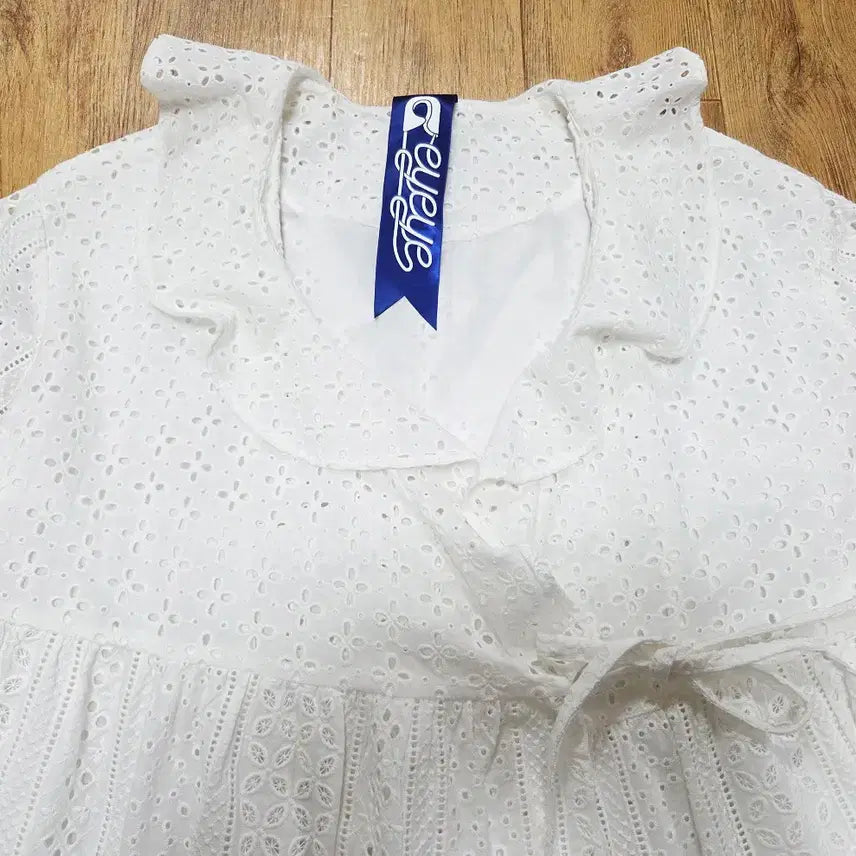 [BUNJANG] EYEYE Punching Eyelet Wrap Dress / 아이아이(EYEYE) 펀칭 아일렛 랩원피스 프리사이즈