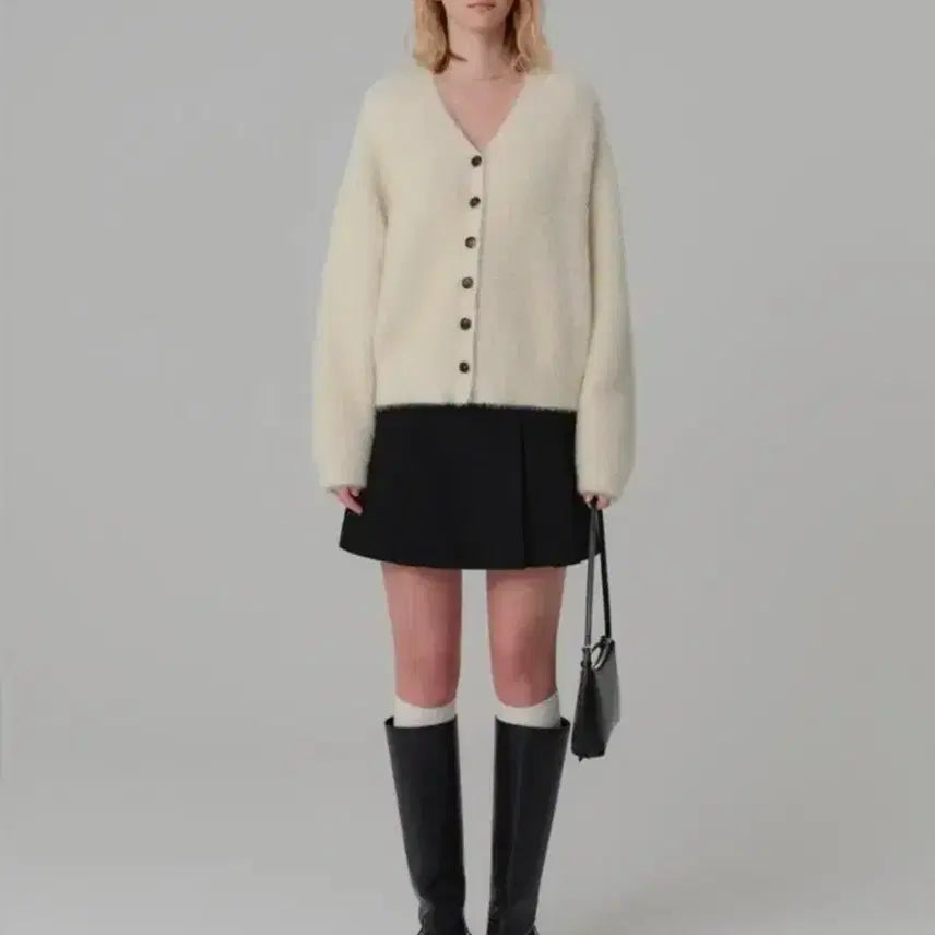 [BUNJANG] Lookast Lily Hairy Oversized Cardigan / 룩캐스트 릴리 헤어리 오버핏 가디건