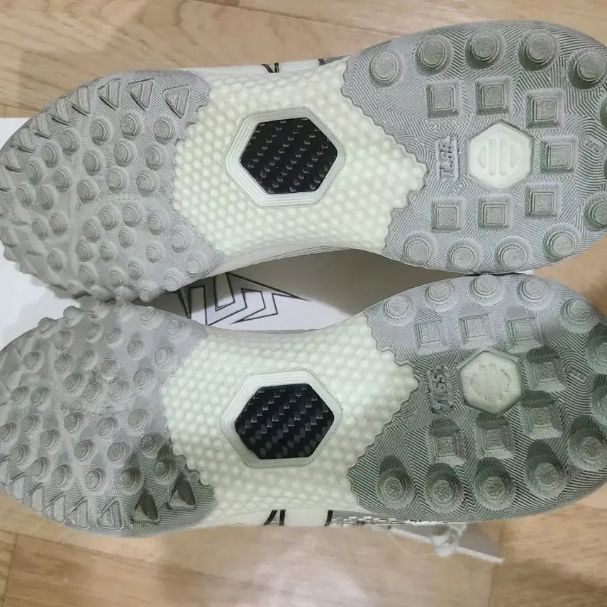 [BUNJANG] TLSS Striker UL TF Futsal Shoes / tlss 스트라이커 ul tf 풋살화