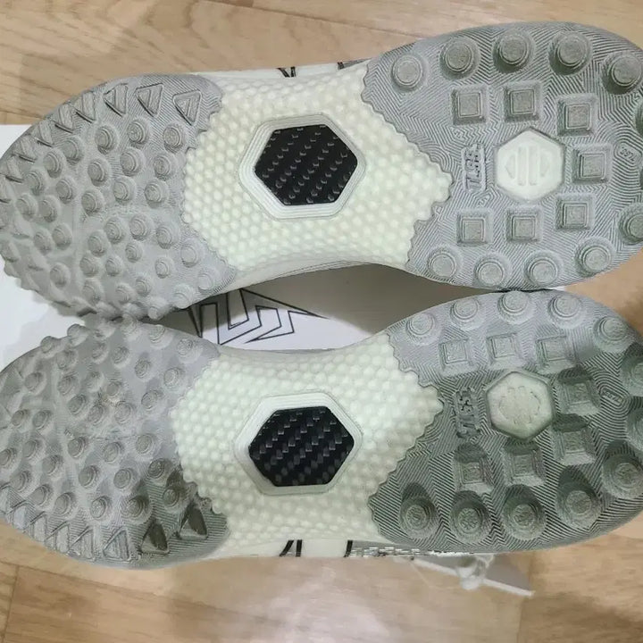 [BUNJANG] TLSS Striker UL TF Futsal Shoes / tlss 스트라이커 ul tf 풋살화