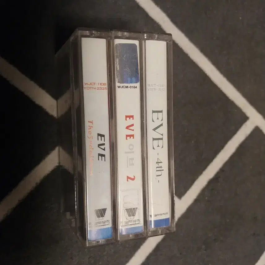 [BUNJANG] Yvone (Eve) Cassette Tape 3-Album Bundle / 이브 EVE 카세트테이프 3개