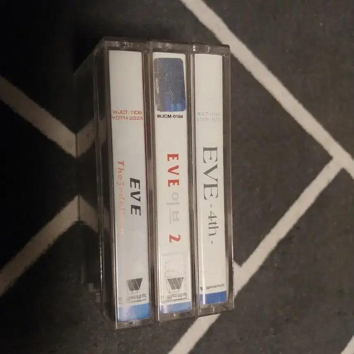 [BUNJANG] Yvone (Eve) Cassette Tape 3-Album Bundle / 이브 EVE 카세트테이프 3개