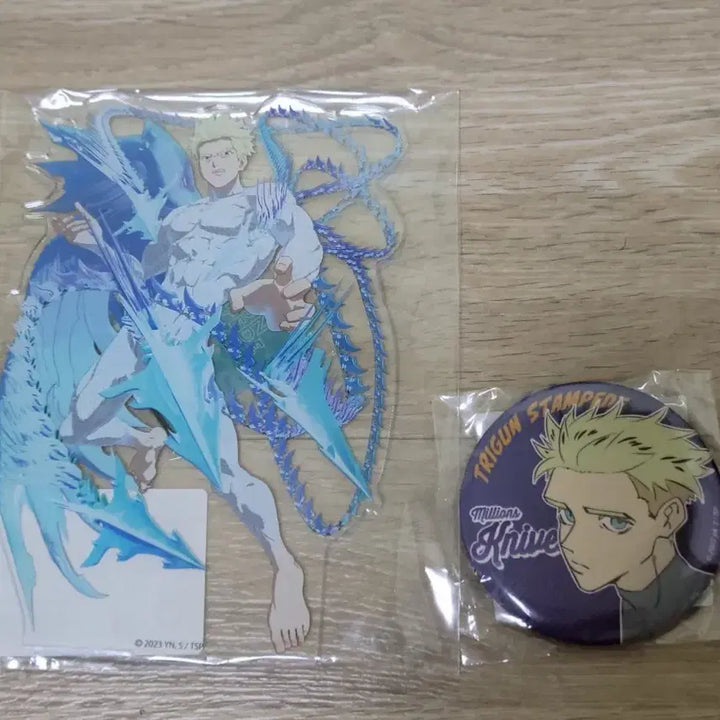 [BUNJANG] Trigun Stampede Knives Acrylic Stand and Can Badge Bundle Set / 트라이건 스탬피드 나이브스 아크릴 스탠드 캔뱃지 판매