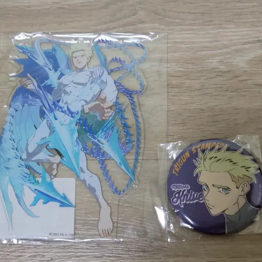 [BUNJANG] Trigun Stampede Knives Acrylic Stand and Can Badge Bundle Set / 트라이건 스탬피드 나이브스 아크릴 스탠드 캔뱃지 판매