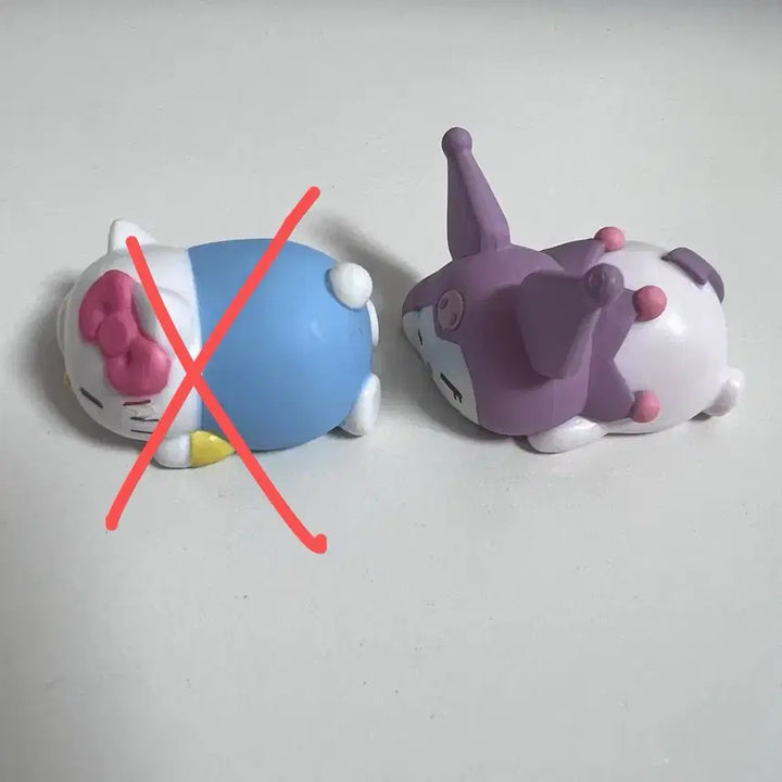 [BUNJANG] Sanrio Huunnymaru Lying Gacha Figure - Kuromi / 산리오 후뉴마루 누워있는 가챠 피규어 <쿠로미>
