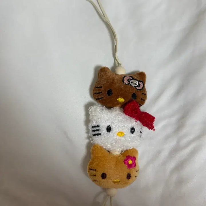 [BUNJANG] Hello Kitty Doll Keychain Brown/White/Beige / <파격할인중!오늘자정까지만>헬로키티 인형 키링 브라운/화이트/베이지 빈티