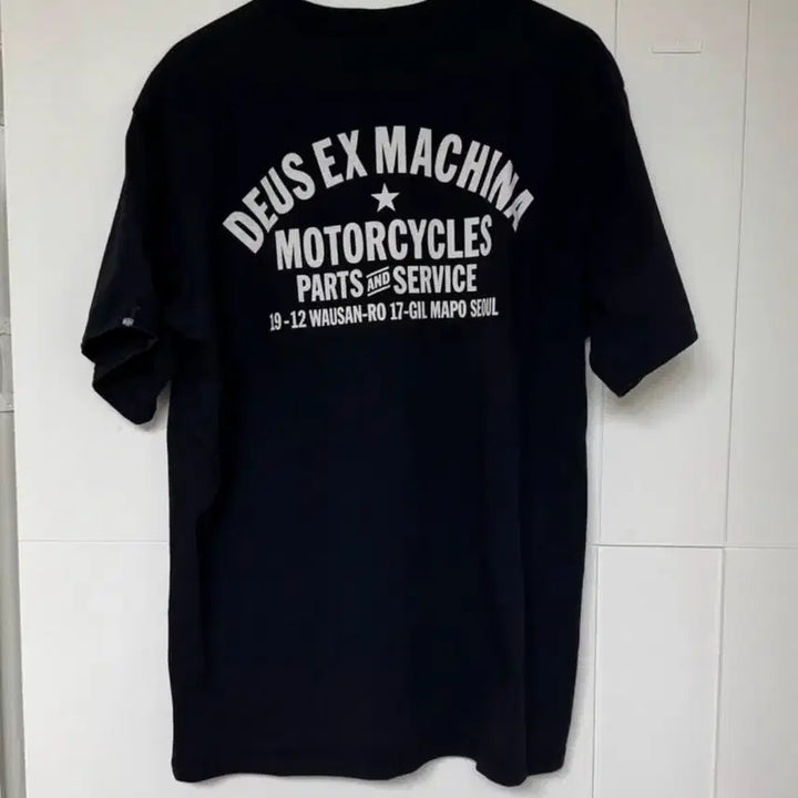 [BUNJANG] Deus Ex Machina Seoul XL Black T-Shirt / 데우스 엑스 마키나 서울 XL 블랙 반팔