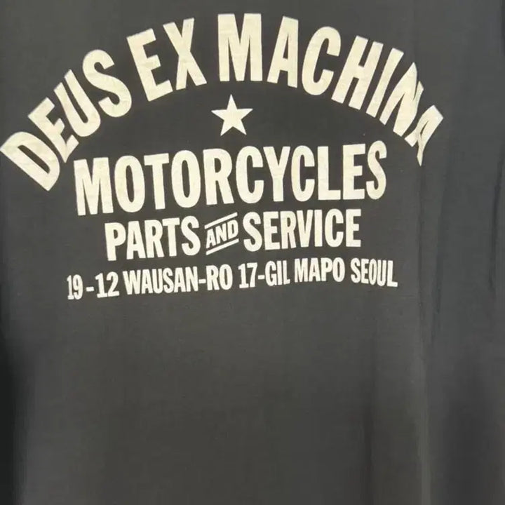 [BUNJANG] Deus Ex Machina Seoul XL Black T-Shirt / 데우스 엑스 마키나 서울 XL 블랙 반팔