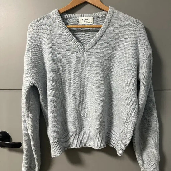 [BUNJANG] Autumn V-Neck Knit Sky Blue / 어텀 브이넥 니트 스카이블루