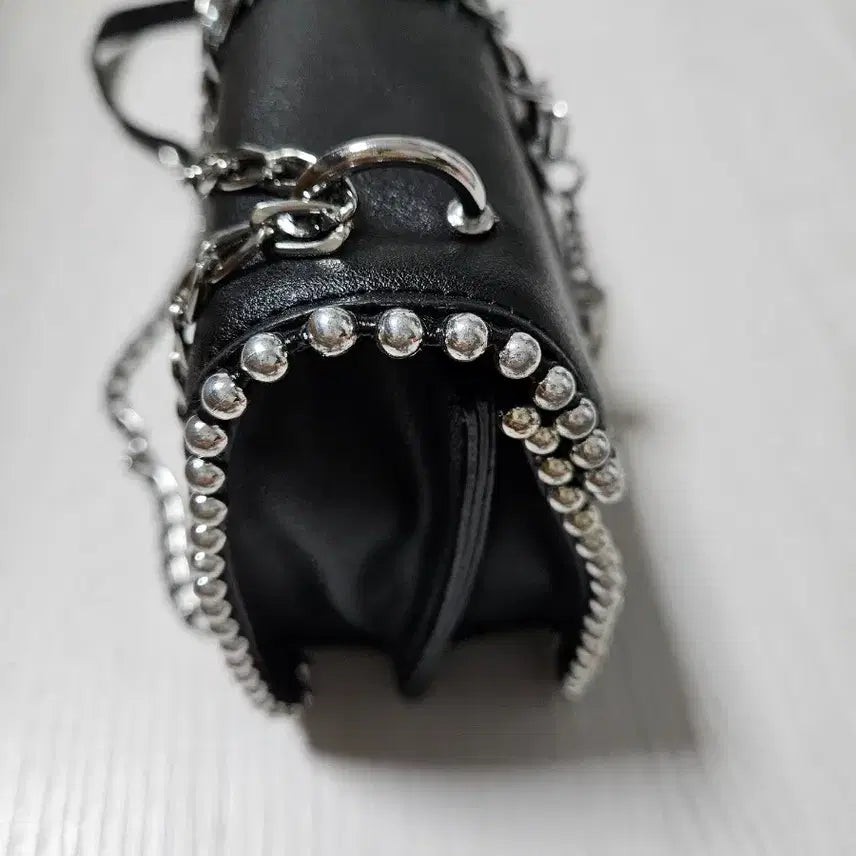 [BUNJANG] Black Crossbody Bag with Silver Studs / (새상품) 실버장식 블랙 크로스백